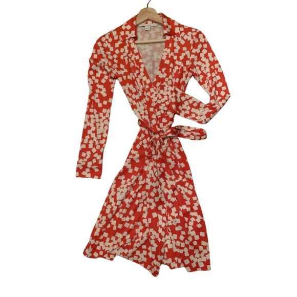 Diane Von Furstenberg Dresses & Skirts - DIANE VON FURSTENBERG DVF JEANNE SILK JERSEY WRAP DRESS IN CONFETTI Women's Sz 6